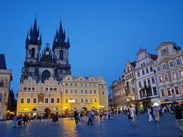 Iglesia de Nuestra Señora ante Tyn en Praga, Plaza de la Ciudad Vieja —  Fotos de Stock