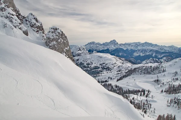 Montañas nevadas — Foto de Stock