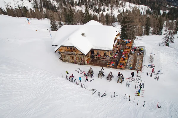 Ski bar i Alperna — Stockfoto