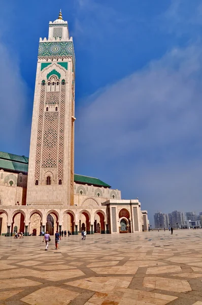 A Mesquita Hassan II, localizada em Casablanca, é o maior mosqu — Fotografia de Stock