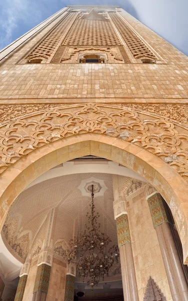 The Hassan II Mosque, located in Casablanca is the largest mosqu — Stock Photo, Image