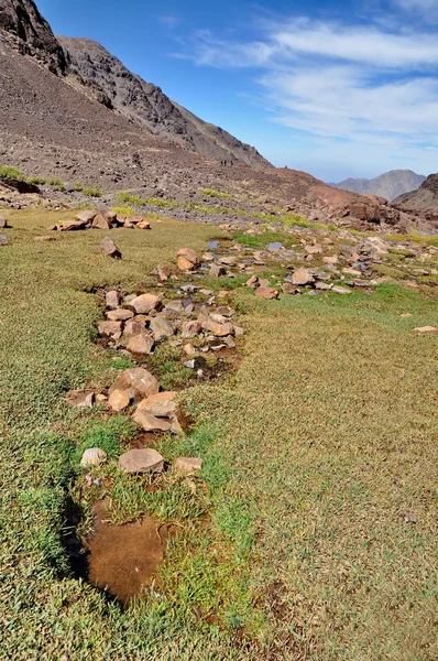 Trekking w górach — Zdjęcie stockowe