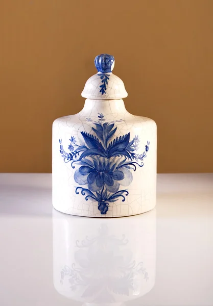 Old white and blue pot — Stock Photo, Image