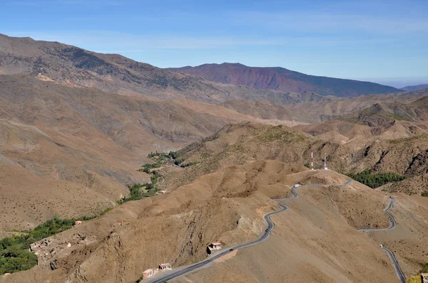 Curly road in the High Atlas mountains in Morocco — Stock Photo, Image