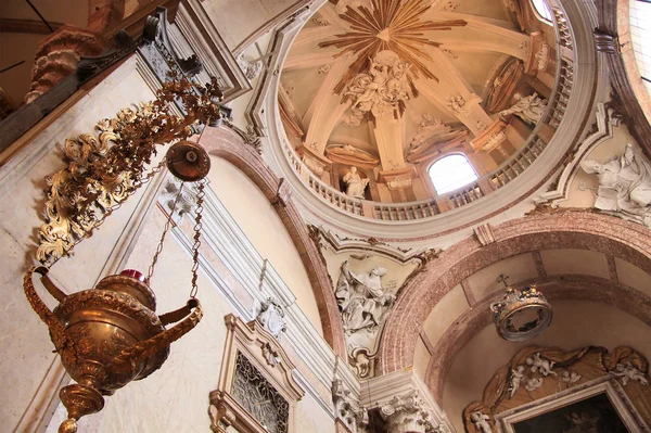 Kuppel der kathedrale von santa maria matricolare in verona — Stockfoto