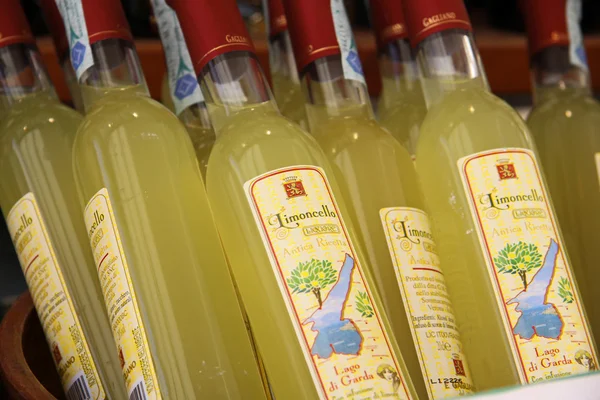 Lemon liqueur Limoncello from the lake Garda — Stock Photo, Image