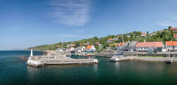 Kleiner hafen von vang auf bornholm — Stockfoto