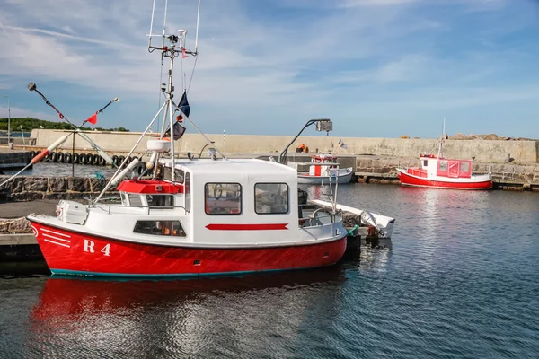 Fishing boats in the harbor — Stock Photo, Image