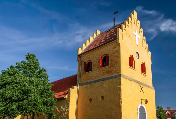 The yellow Church of Allinge on Bornholm — Stock Photo, Image