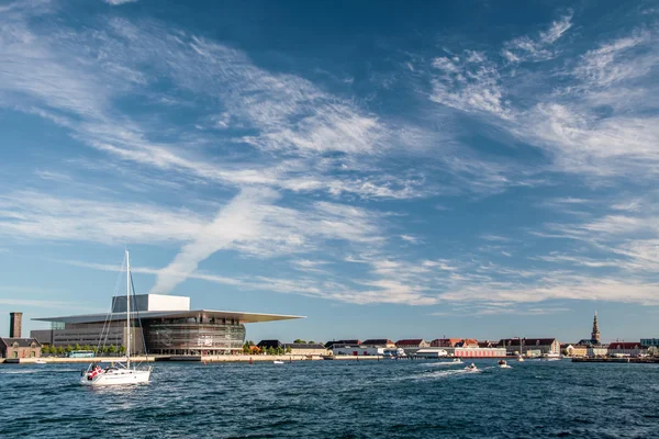 Amaliehaven 和新歌剧在哥本哈根 — 图库照片
