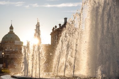 çeşmeler amalienborg Sarayı önünde