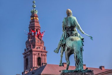 Kopenhag Christiansborg castle ve viking Anıtı