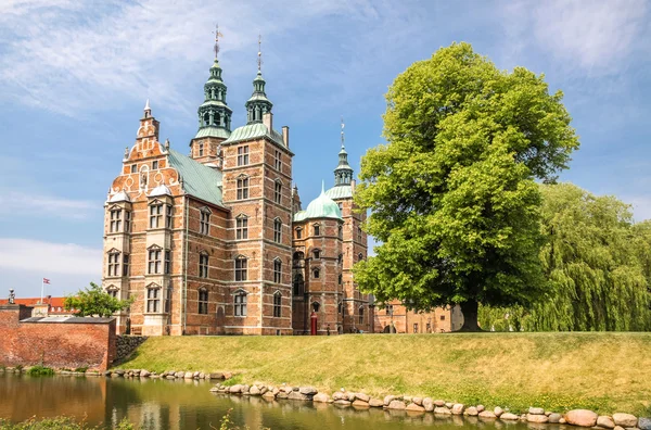 Rose Garden and Rosenborg Palace in Copenhagen — Stock Photo, Image