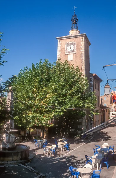 Aiguines, Kent Meydanı ve saat kulesi — Stok fotoğraf