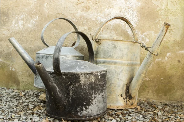 Old galvanised kettles and watering can — Stock Photo, Image