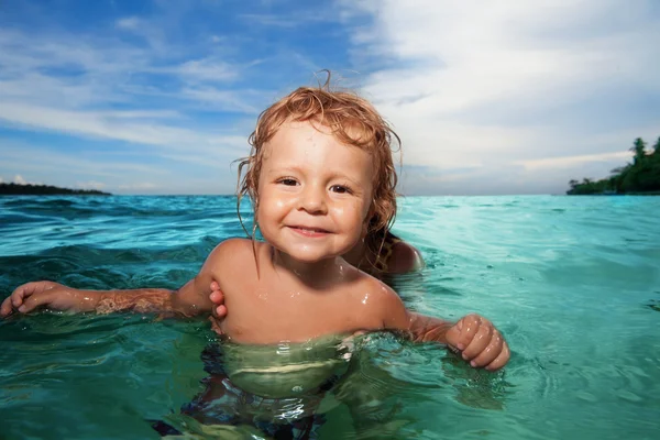 Schwimmen macht Spaß — Stockfoto