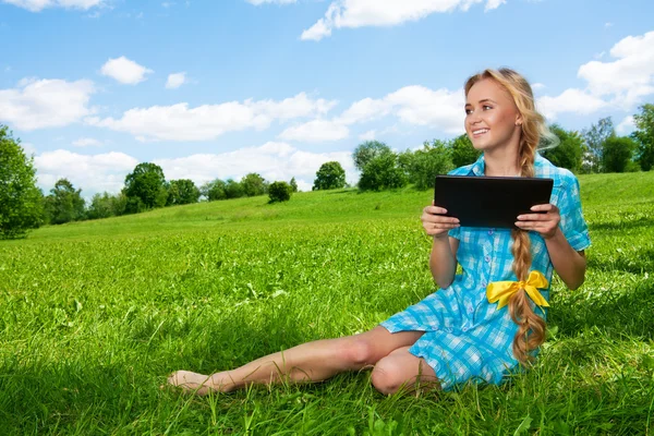 Happy student with tablet pc — Stock Photo, Image