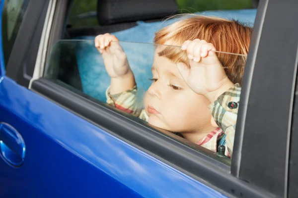 Sad kid tired of trip — Stock Photo, Image