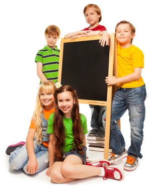 blackboard ile beş çocuk