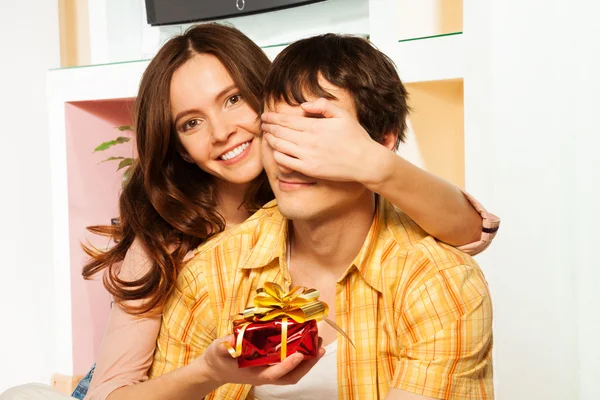 Honey this is present on st. Valentine day — Stock Photo, Image