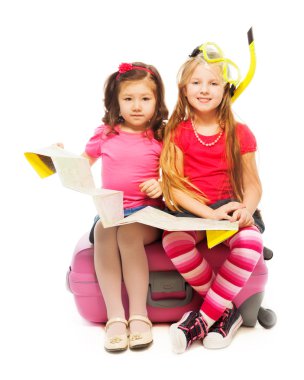 iki küçük kız tatil için hazır