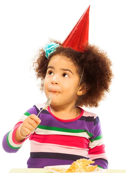 Kid eating birthday cake — Stock Photo, Image