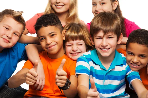 Gran grupo de niños felices —  Fotos de Stock