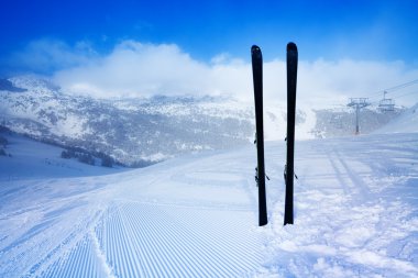 Ski for mountain clipart