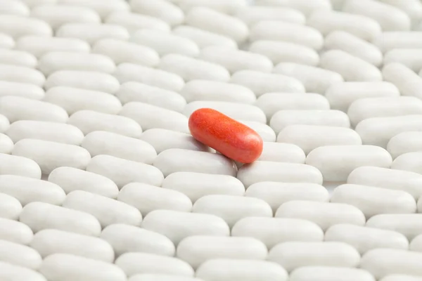 Pill that make difference — Stock Photo, Image