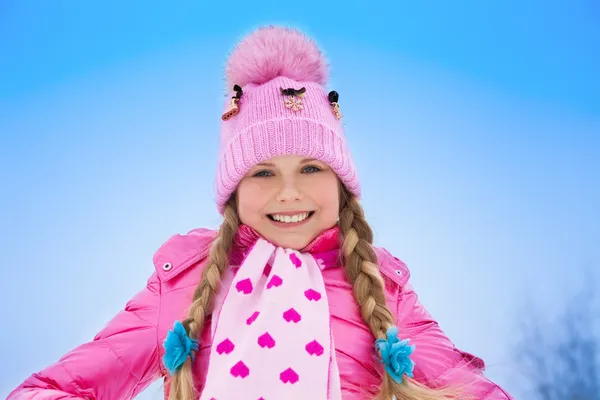 Retrato de chica feliz en invierno — Foto de Stock