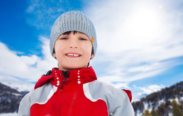 Winter portret van jongen — Stockfoto