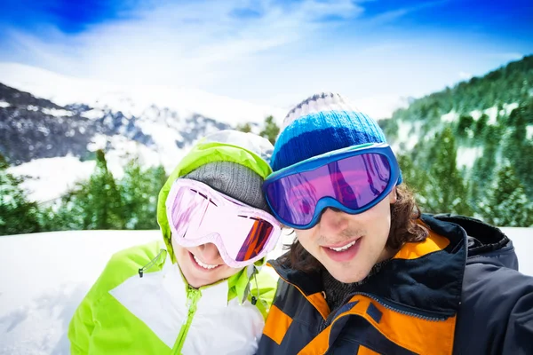 Paar Skifahrer — Stockfoto