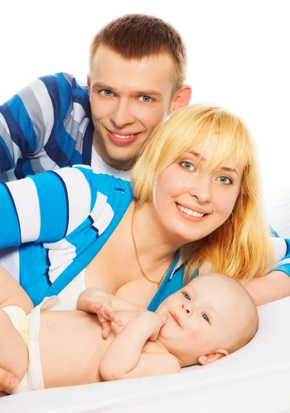 Familie met kleine babyjongen — Stockfoto