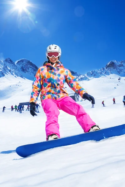 Snowboardåkare i aktion — Stockfoto