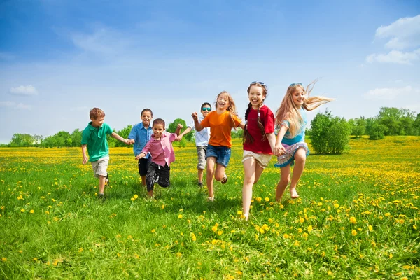 Kinderrennen lizenzfreie Stockfotos