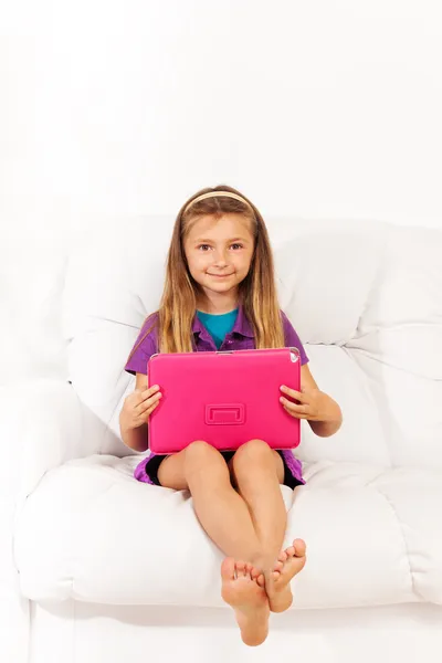 Menina com computador tablet — Fotografia de Stock