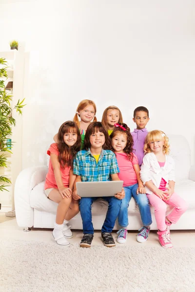 Kids with computer — Stock Photo, Image