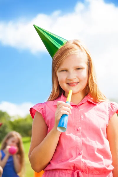 Meisje en verjaardag portret — Stockfoto