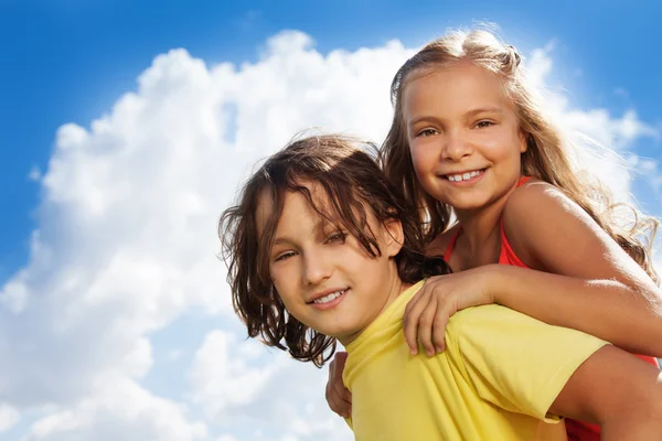 Portrait of boy and girl — Stock Photo, Image