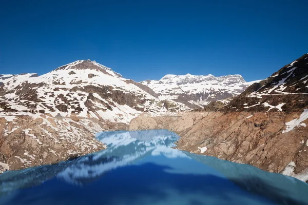 Emosson dam reservoir — Stockfoto