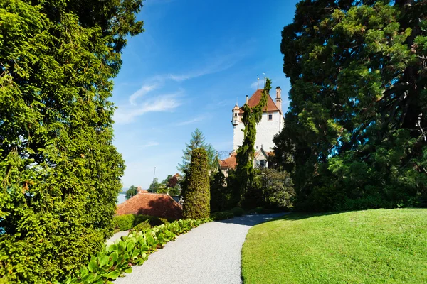 Jardim do castelo de Oberhofen — Fotografia de Stock