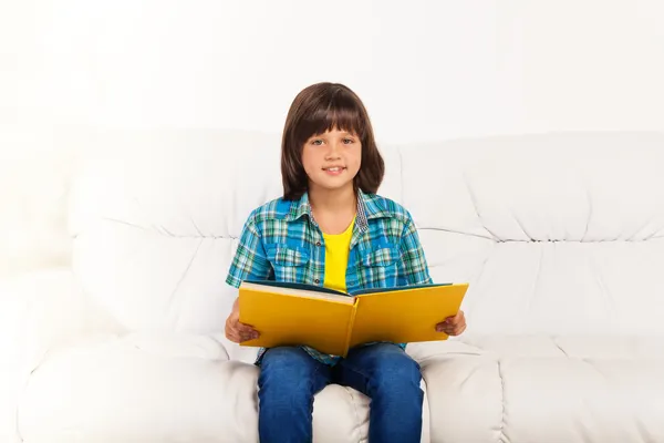 Smart boy reading — Stock Photo, Image