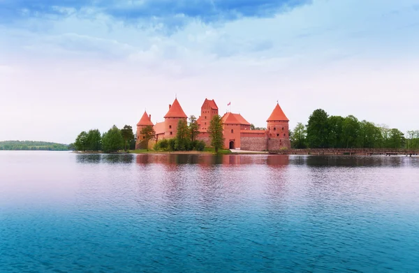 Galve lago e Trakai castelo ilha — Fotografia de Stock
