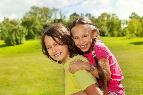 Couple kids — Stock Photo, Image