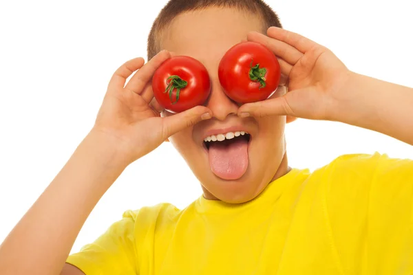 Gek jongen met groenten — Stockfoto