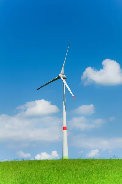 One wind power turbine — Stock Photo, Image