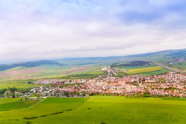 Panorama da aldeia de Spissky Hrad — Fotografia de Stock