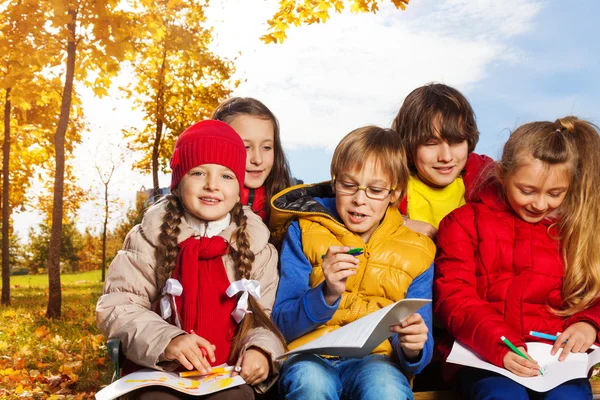 Group of kids — Stock Photo, Image