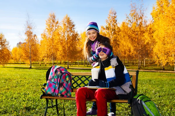 Kinder und Jugendliche — Stockfoto