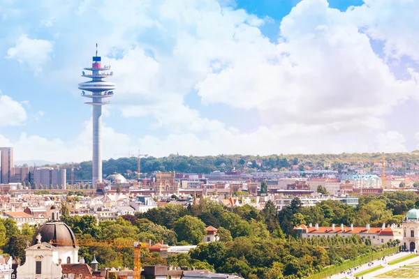 Wien tv tower stadsbild — Stockfoto